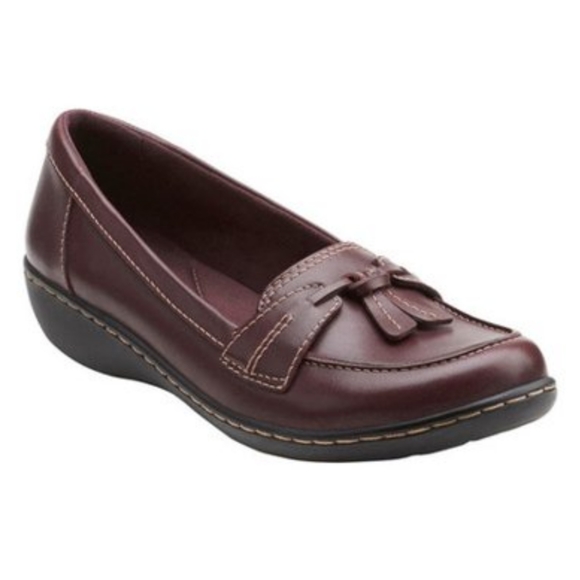 CLARKS Burgundy Ashland Tassel Loafers Size 9